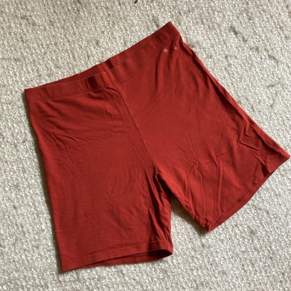 🧘🏻‍♀️ VICTORIAS SECRET PINK SIZE MEDIUM BURNT ORANGE YOGA SHORTS